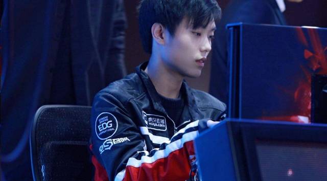 格林斯比违 格林斯比违